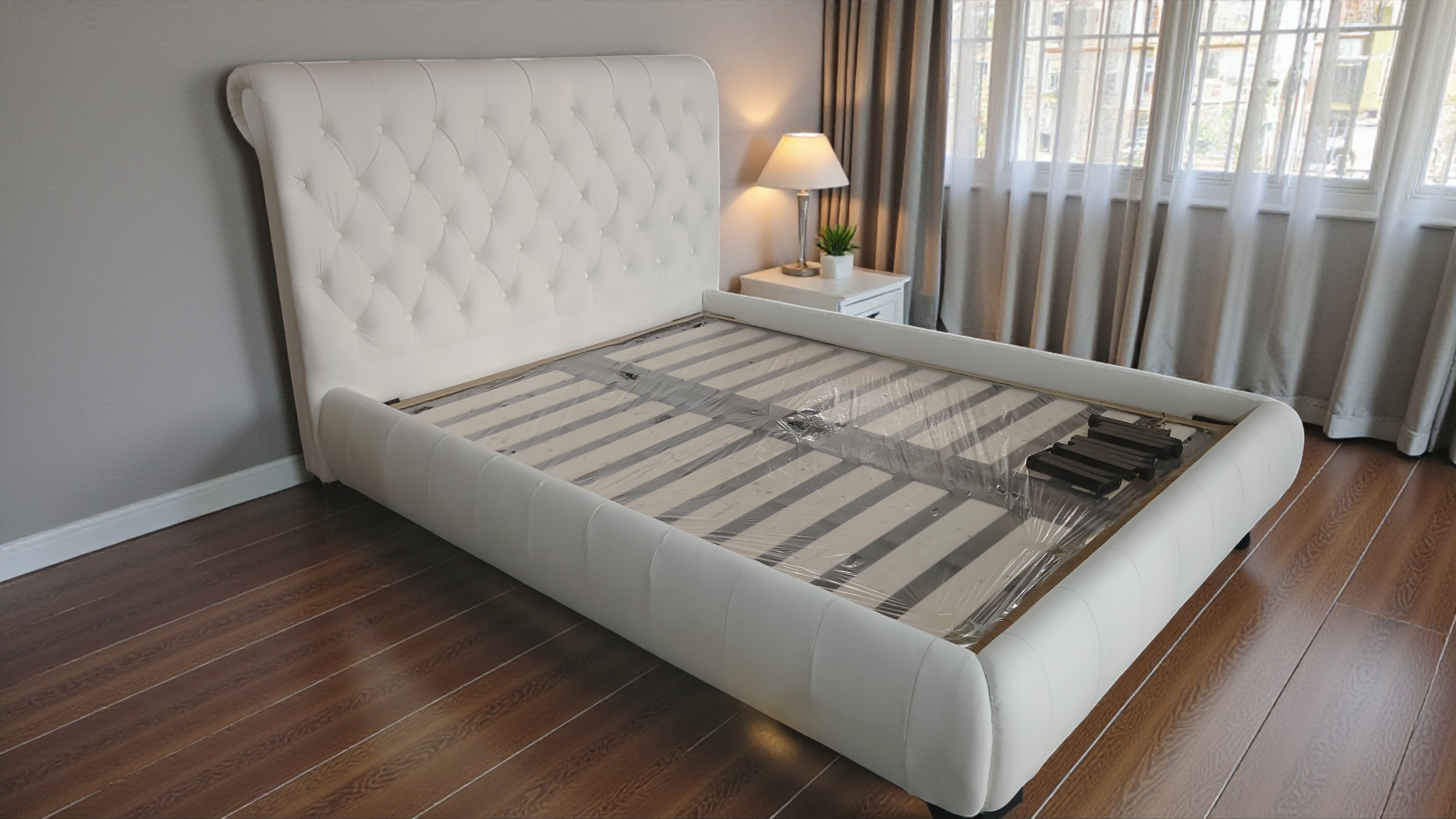Modern White Leather Bed / My Aashis