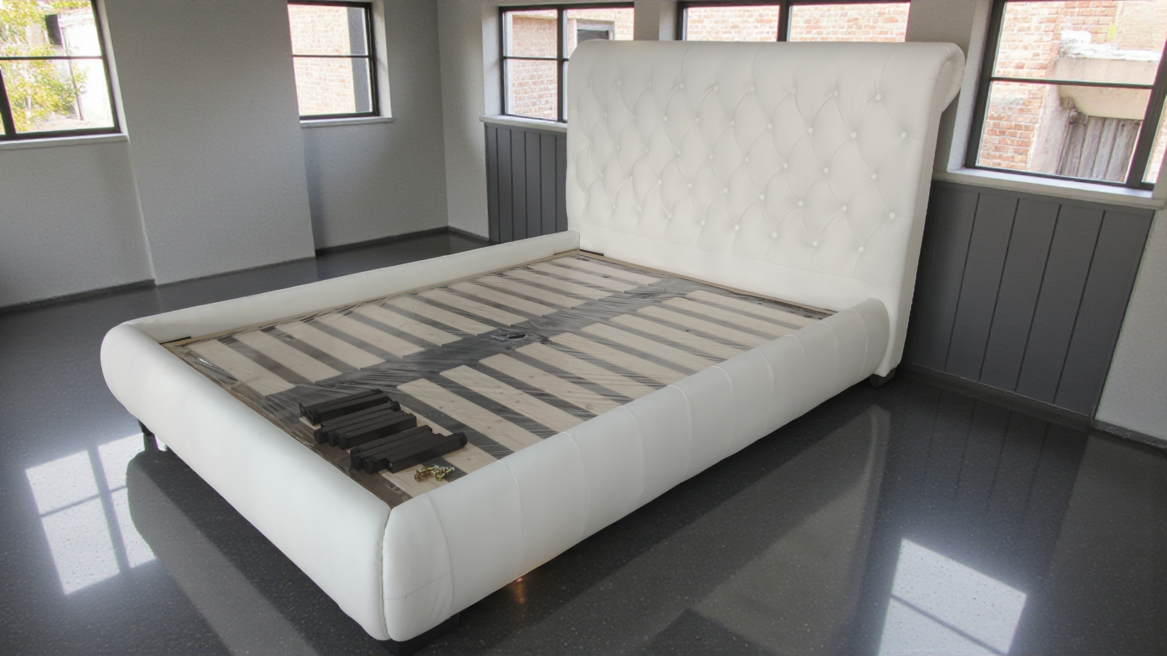 Modern White Leather Bed / My Aashis