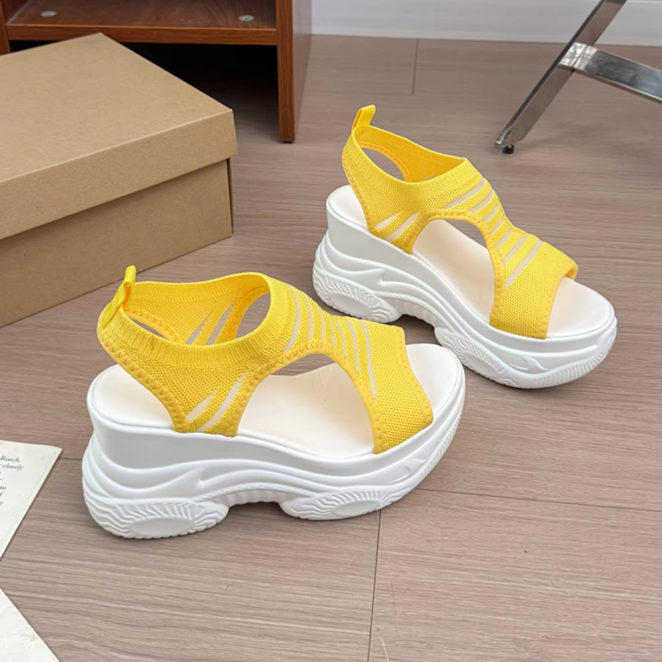 Latest Fashionable Women Casual Summer Sandals