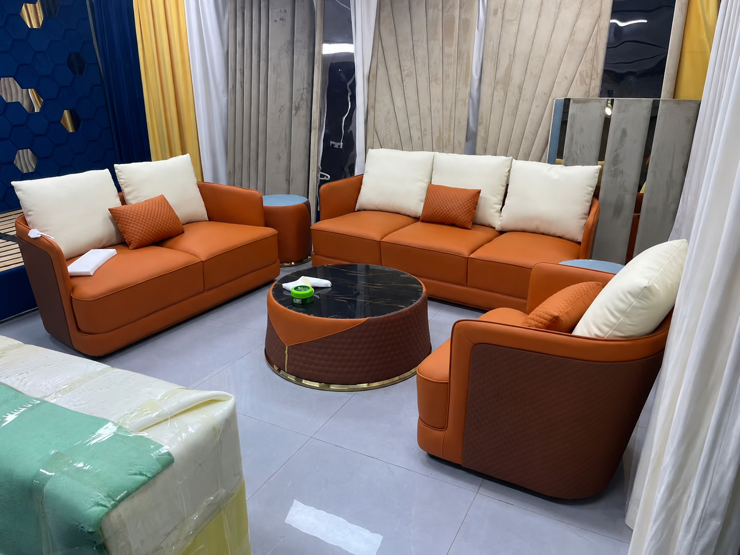 Luxurious Attractive 3 Piece Leather Sofa Set / My Aashis
