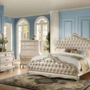 Vintage Tufted Luxury Wooden Bed / My Aashis