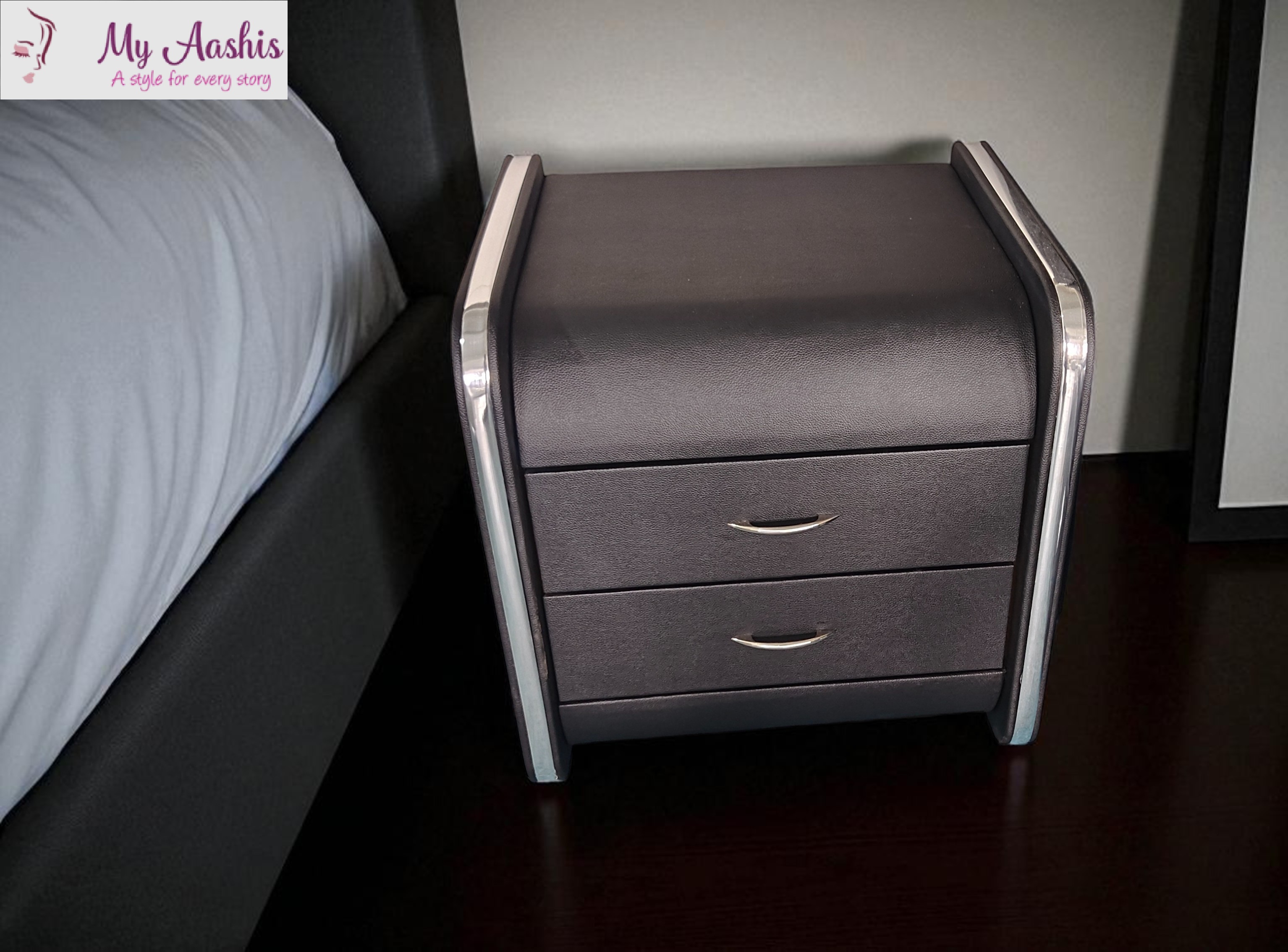Multifunctional Modern Leather Smart Bed / My Aashis
