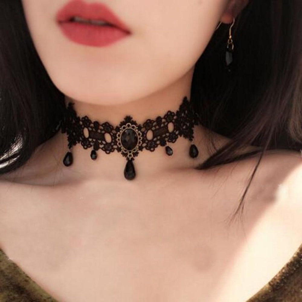 Stylish Collar Style Choker Necklace