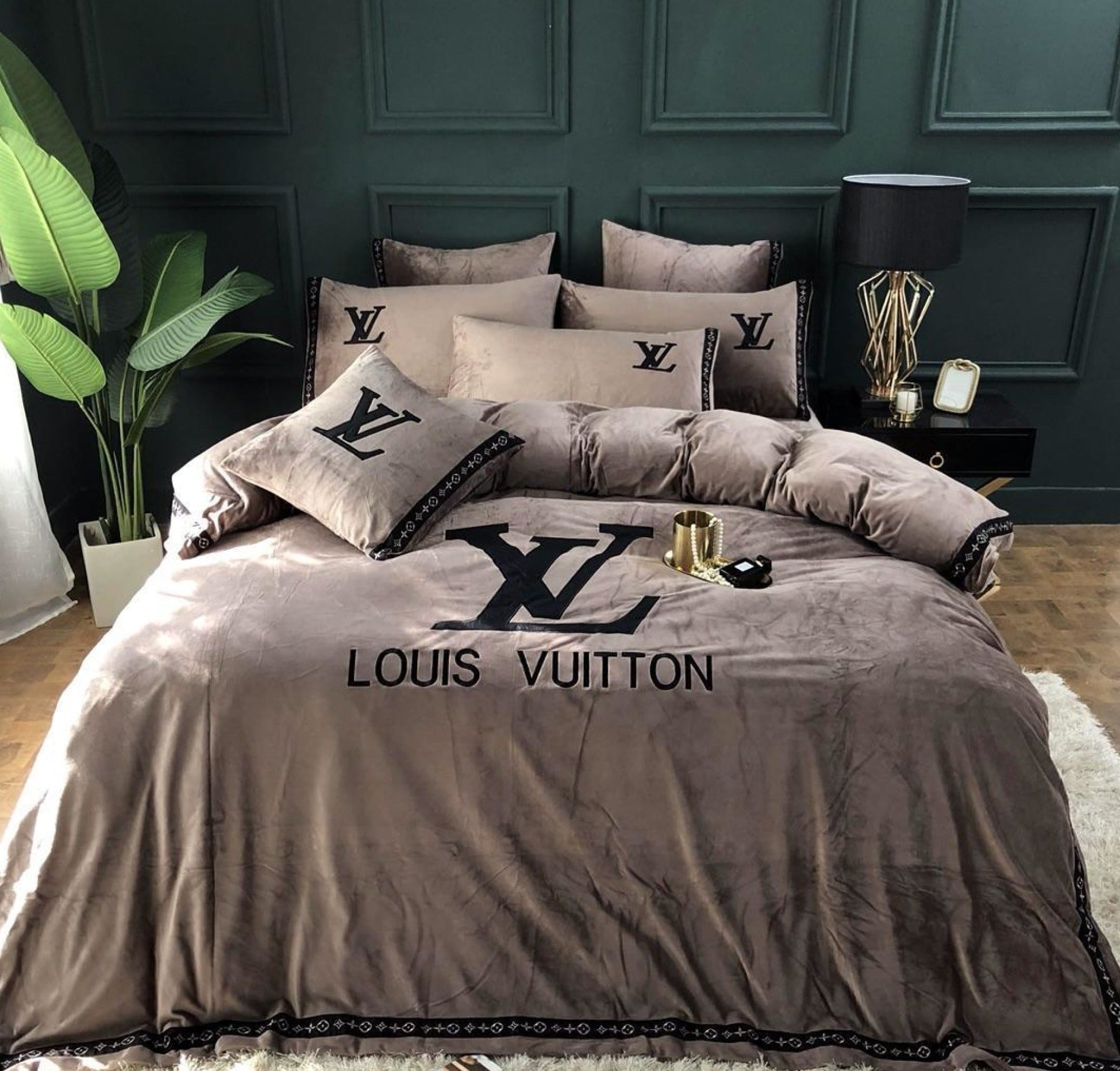 Luxury Brand 4Pcs Classic New Design Duvet Cover Queen Bedding Sets -  Online Furniture Store - My Aashis