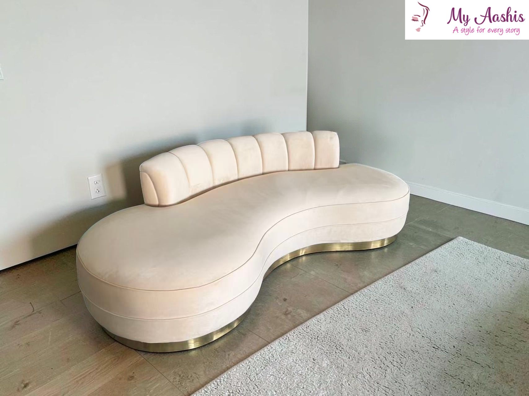 Massive Design Velvet Fabric Curved Sofa / My Aashis