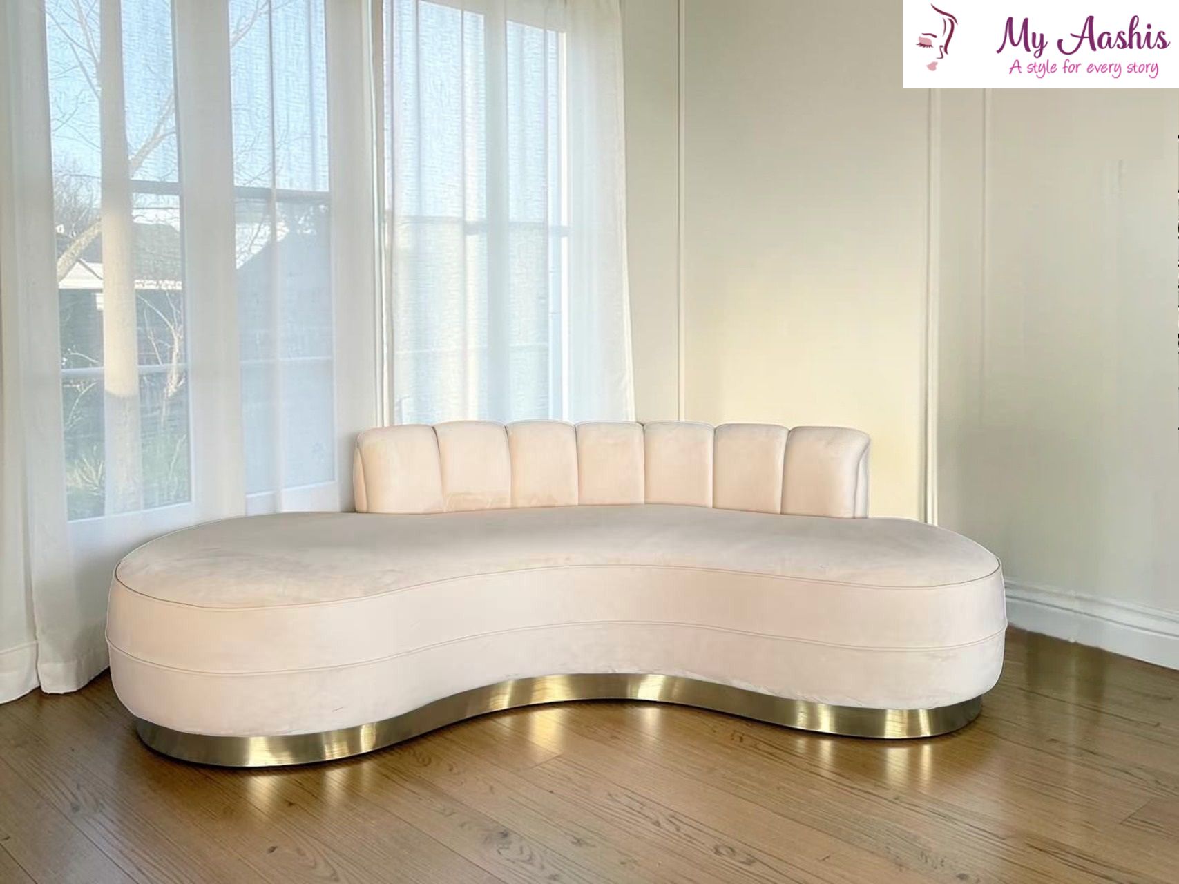 Massive Design Velvet Fabric Curved Sofa / My Aashis