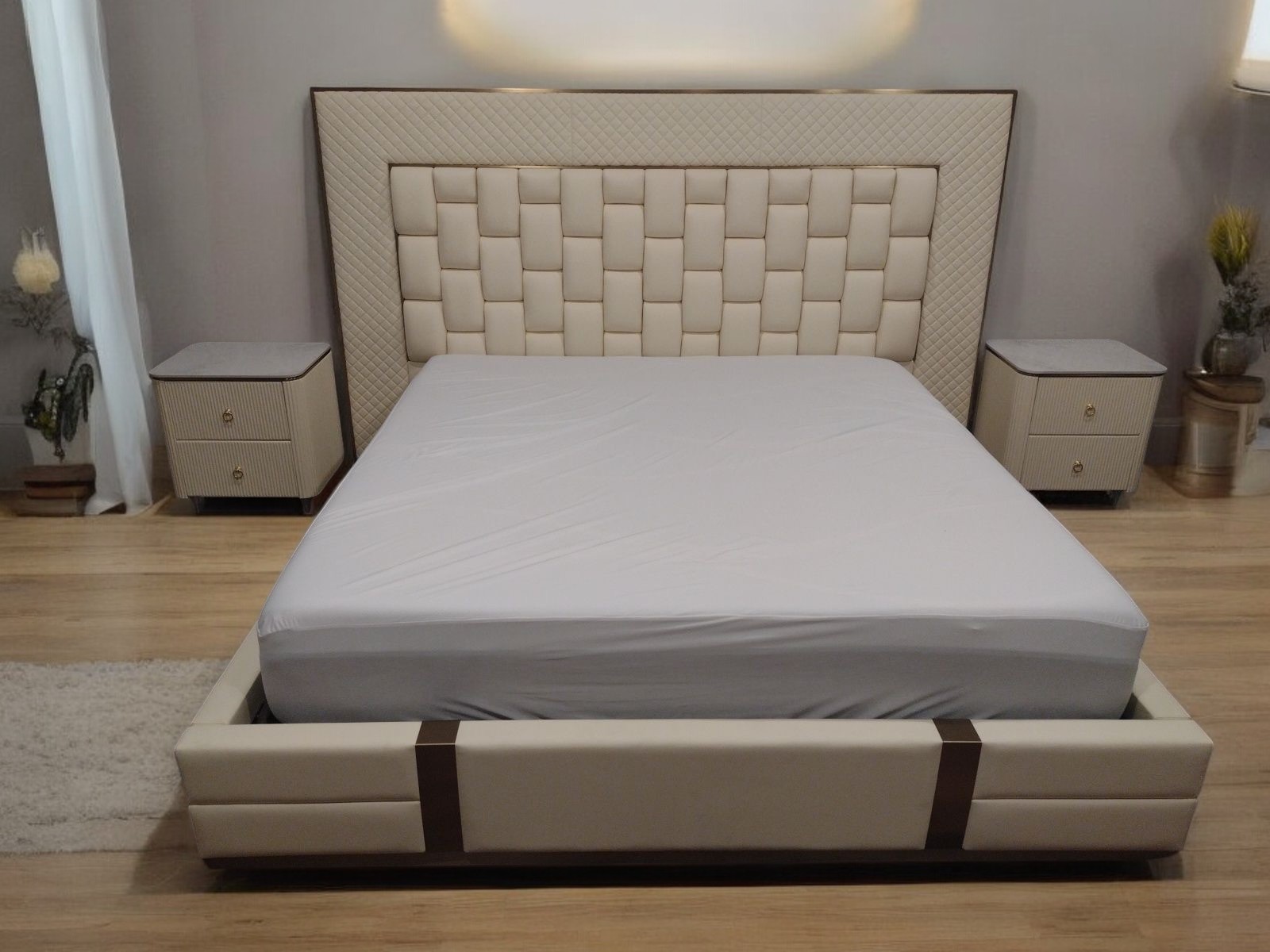 Modern Solid Wood Lightweight Leather Bed With Designer Back Rest / My Aashis