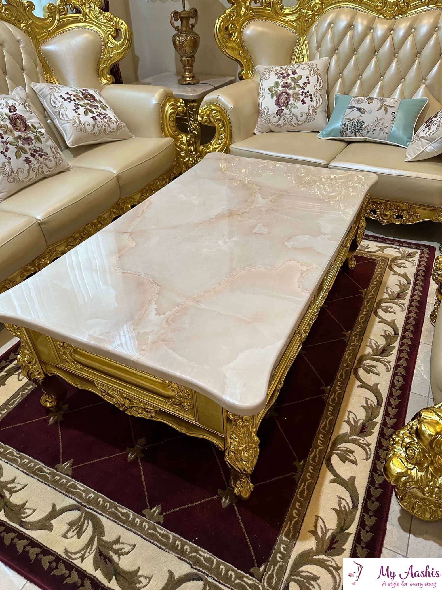 Enduring Classic Living Room Set With Artistic Handcrafted Design / My Aashis