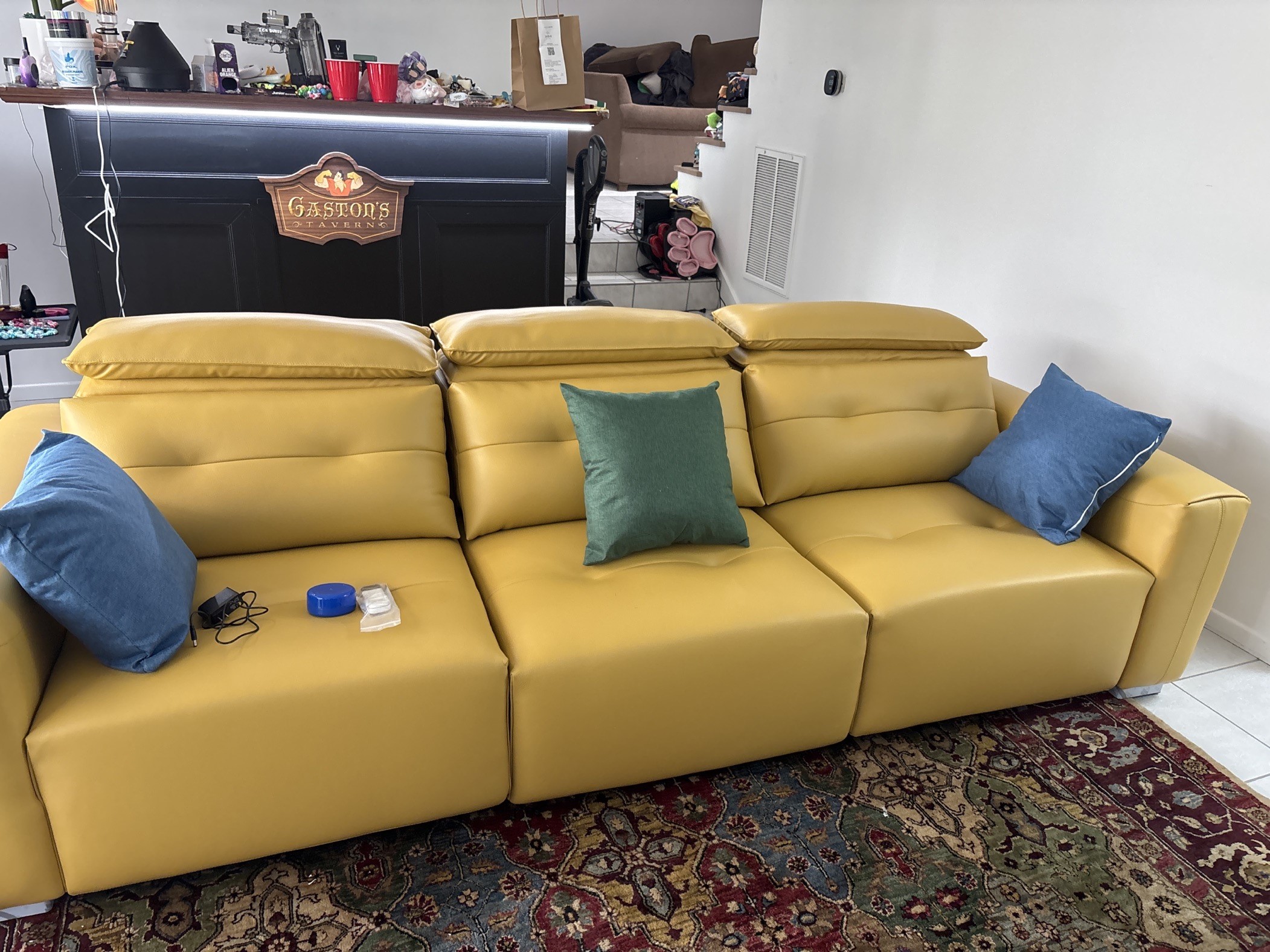 3 Seater Remote Controlled Sofa Bed / My Aashis