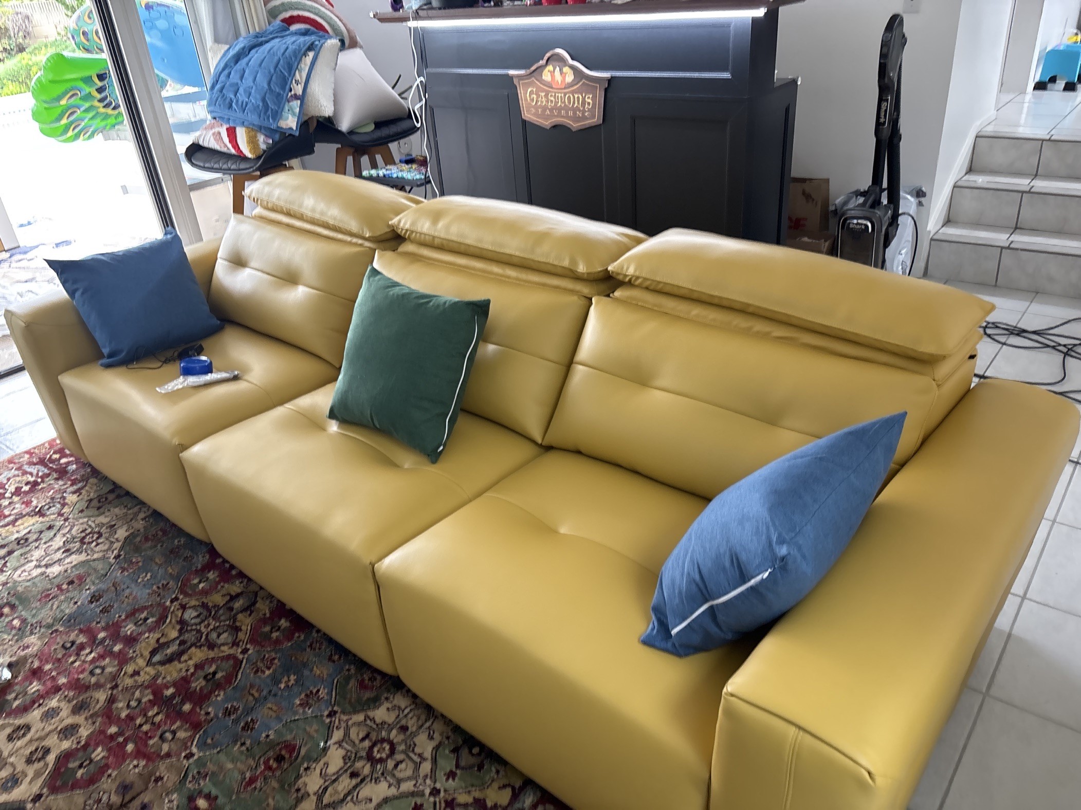 3 Seater Remote Controlled Sofa Bed / My Aashis