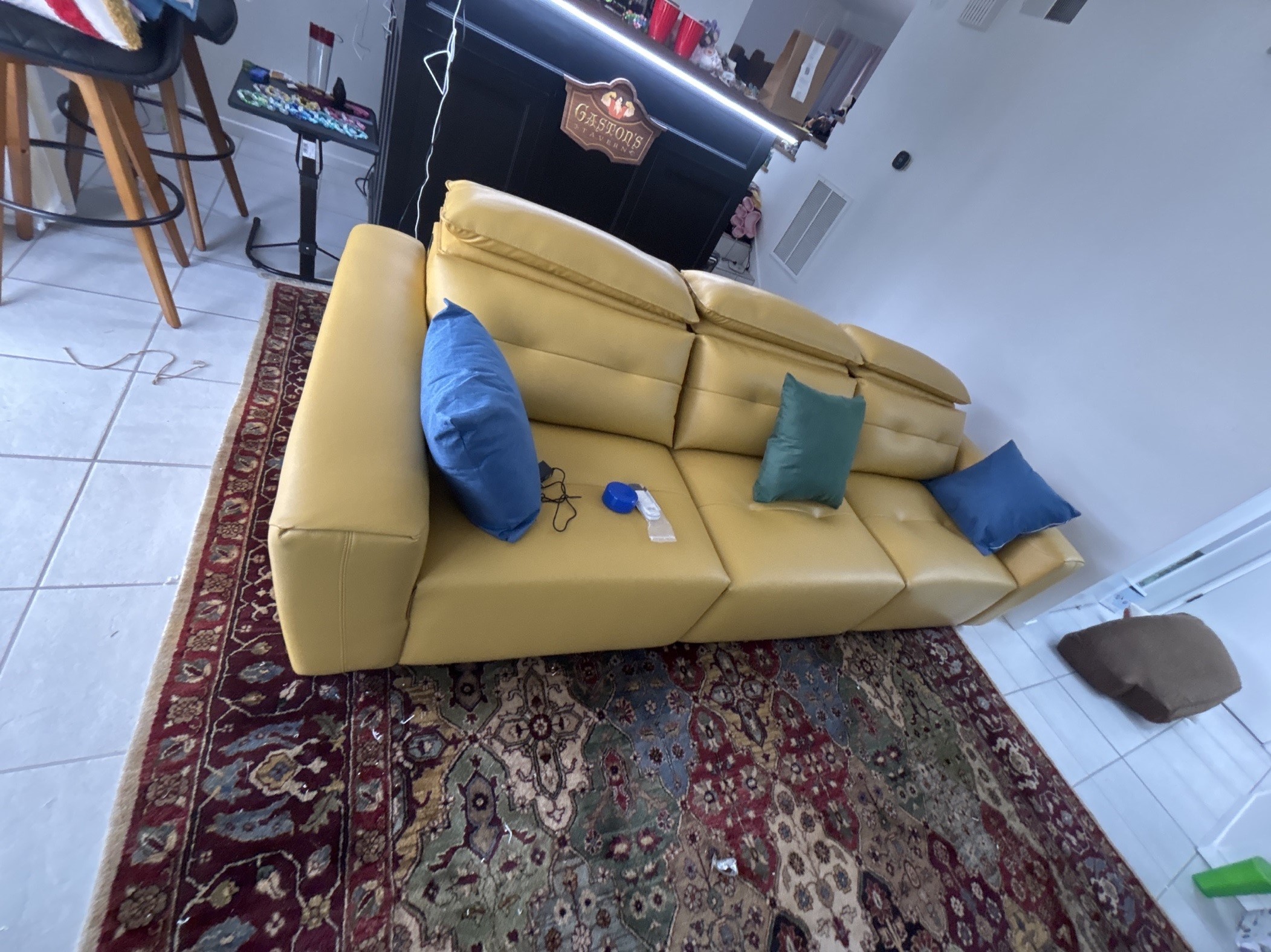 3 Seater Remote Controlled Sofa Bed / My Aashis