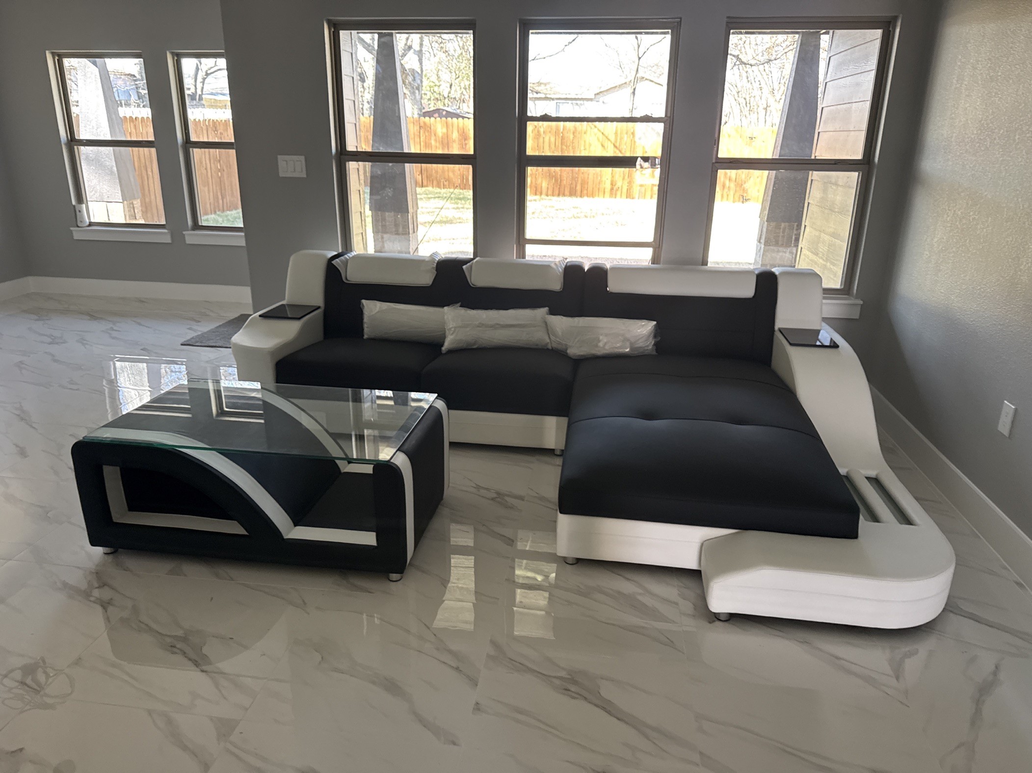 Stunning L-Shaped Large Leather Sofa / My Aashis