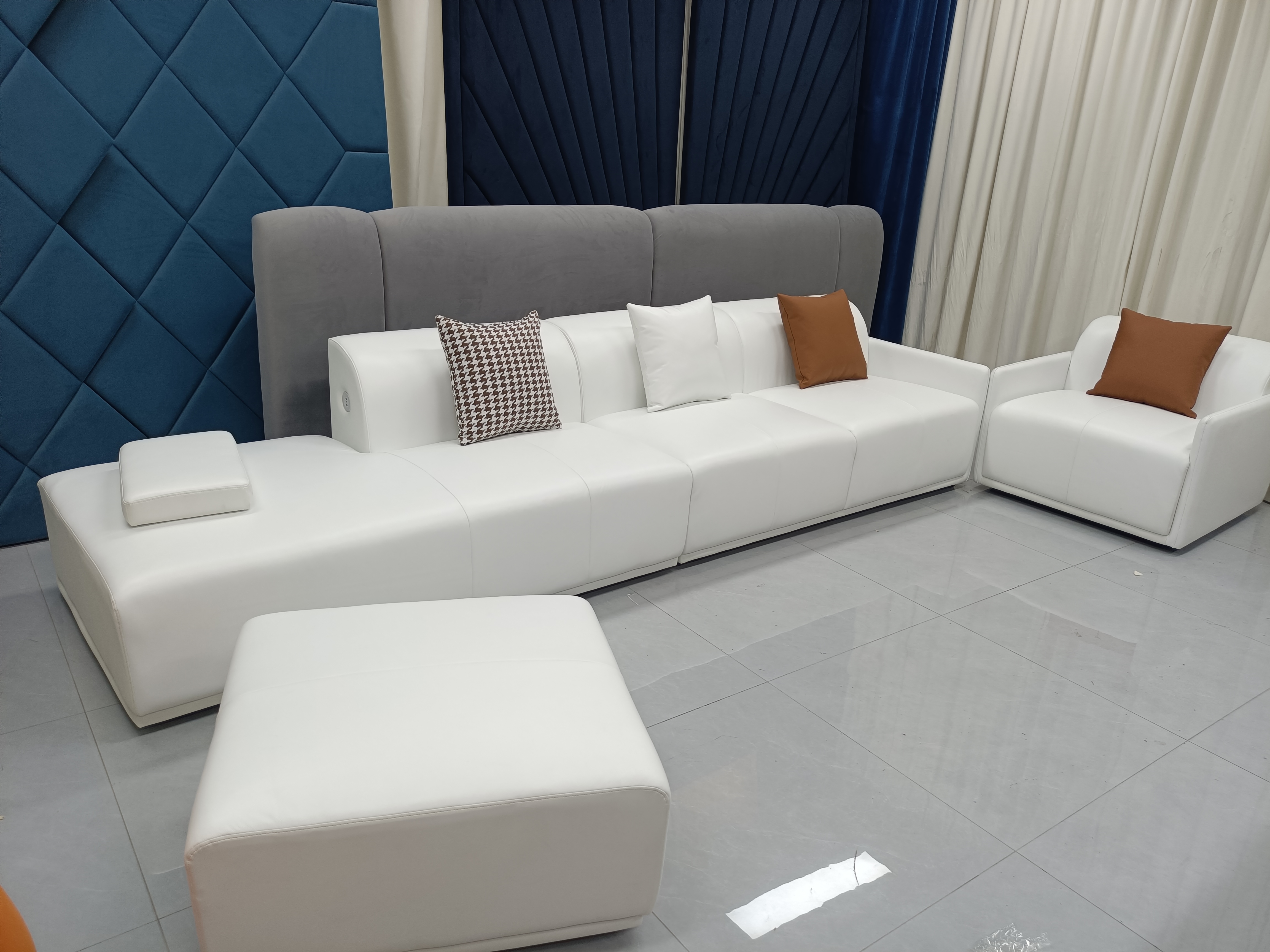Astonishing Leather Modular Sofa Set / My Aashis