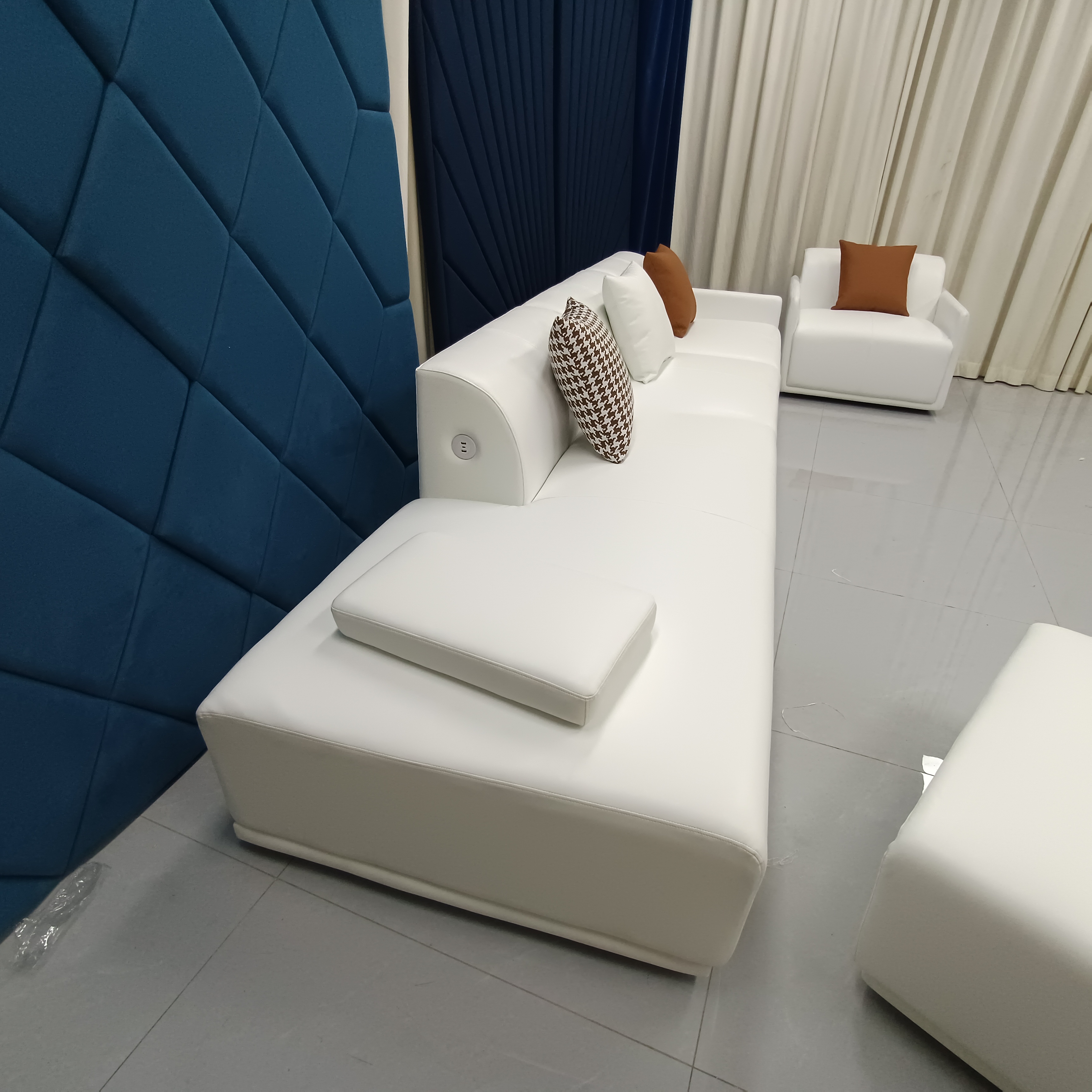 Astonishing Leather Modular Sofa Set / My Aashis