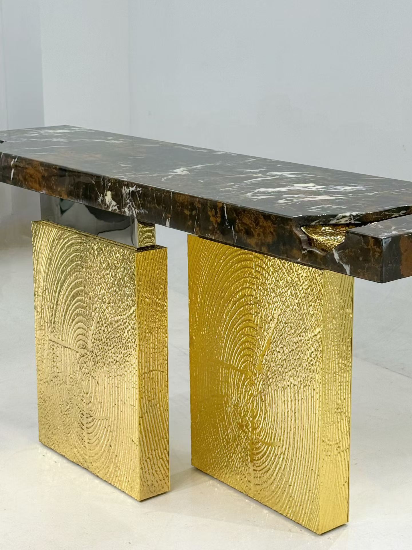 Metal Structure With Marble Look Console Table / My Aashis